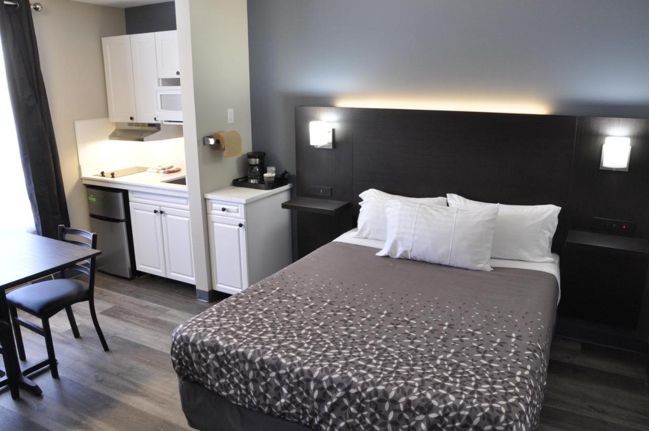 Moonlight Inn And Suites Sudbury Extérieur photo