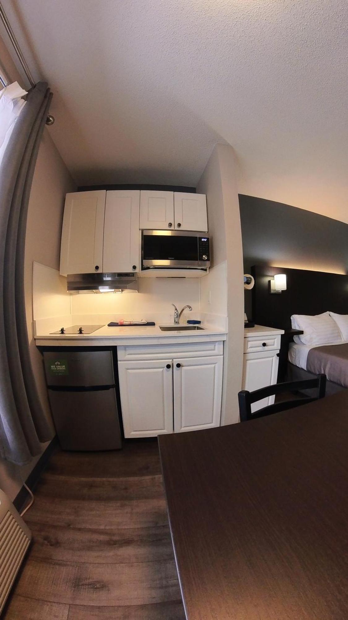 Moonlight Inn And Suites Sudbury Extérieur photo