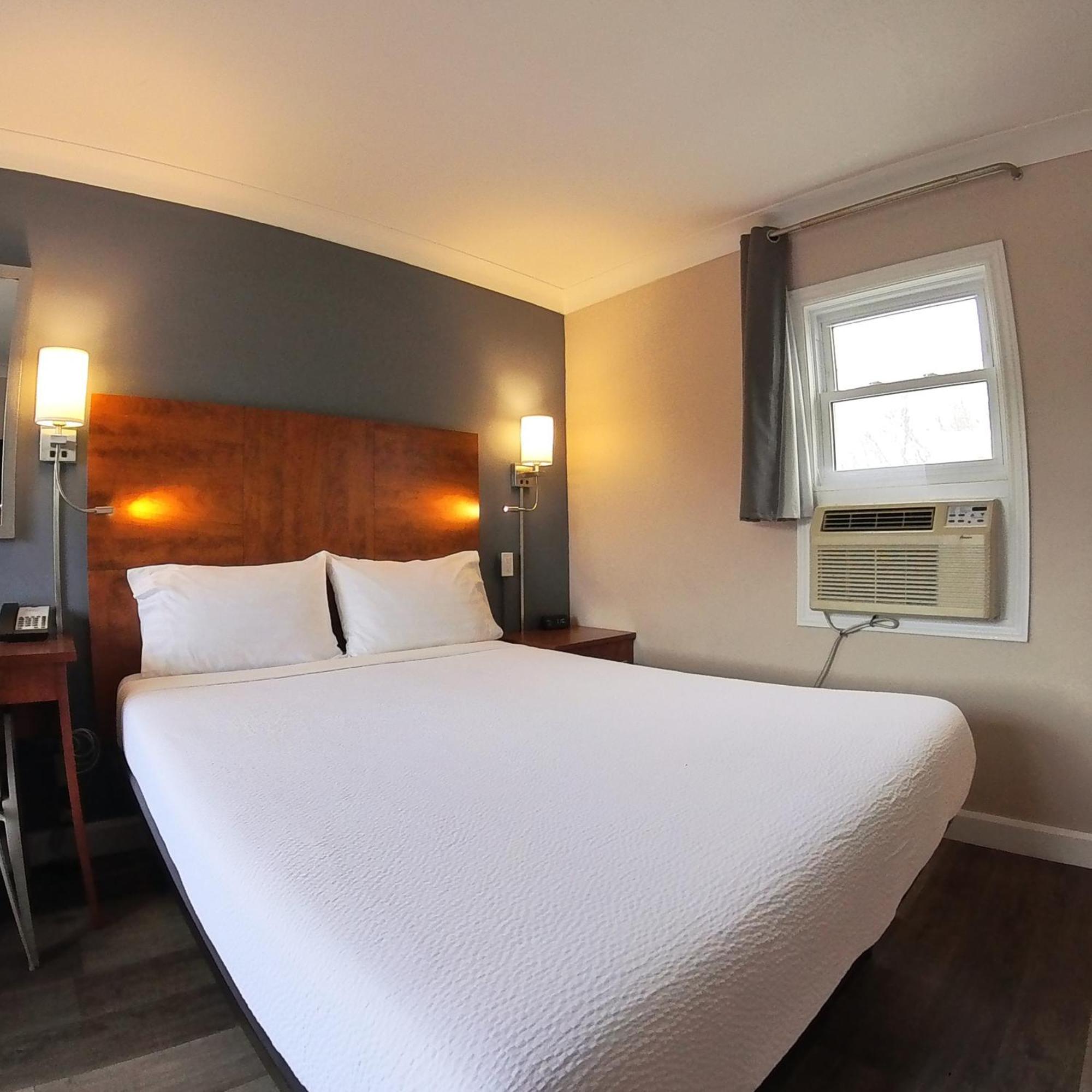 Moonlight Inn And Suites Sudbury Extérieur photo