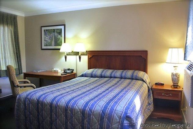 Moonlight Inn And Suites Sudbury Extérieur photo