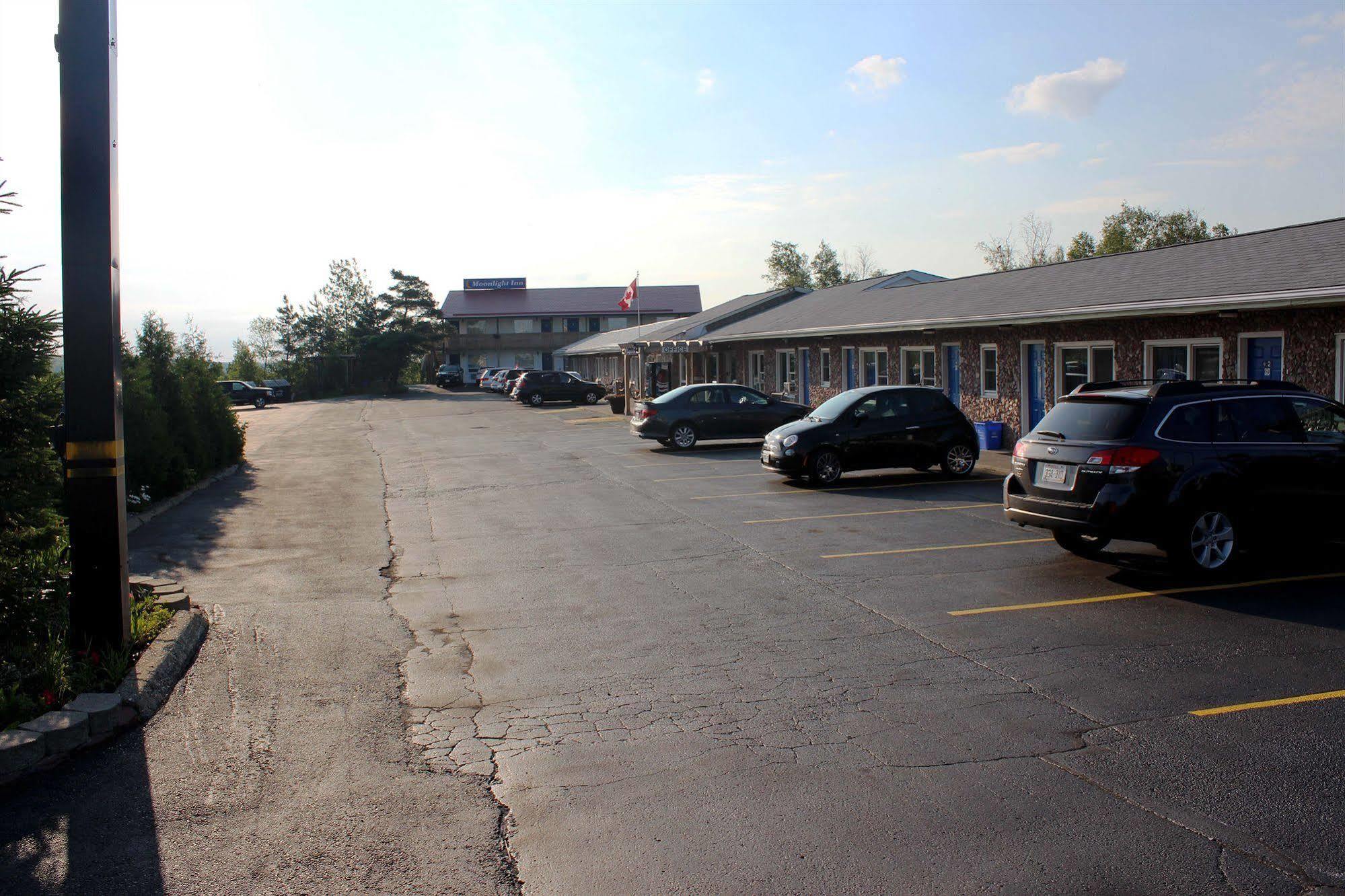 Moonlight Inn And Suites Sudbury Extérieur photo