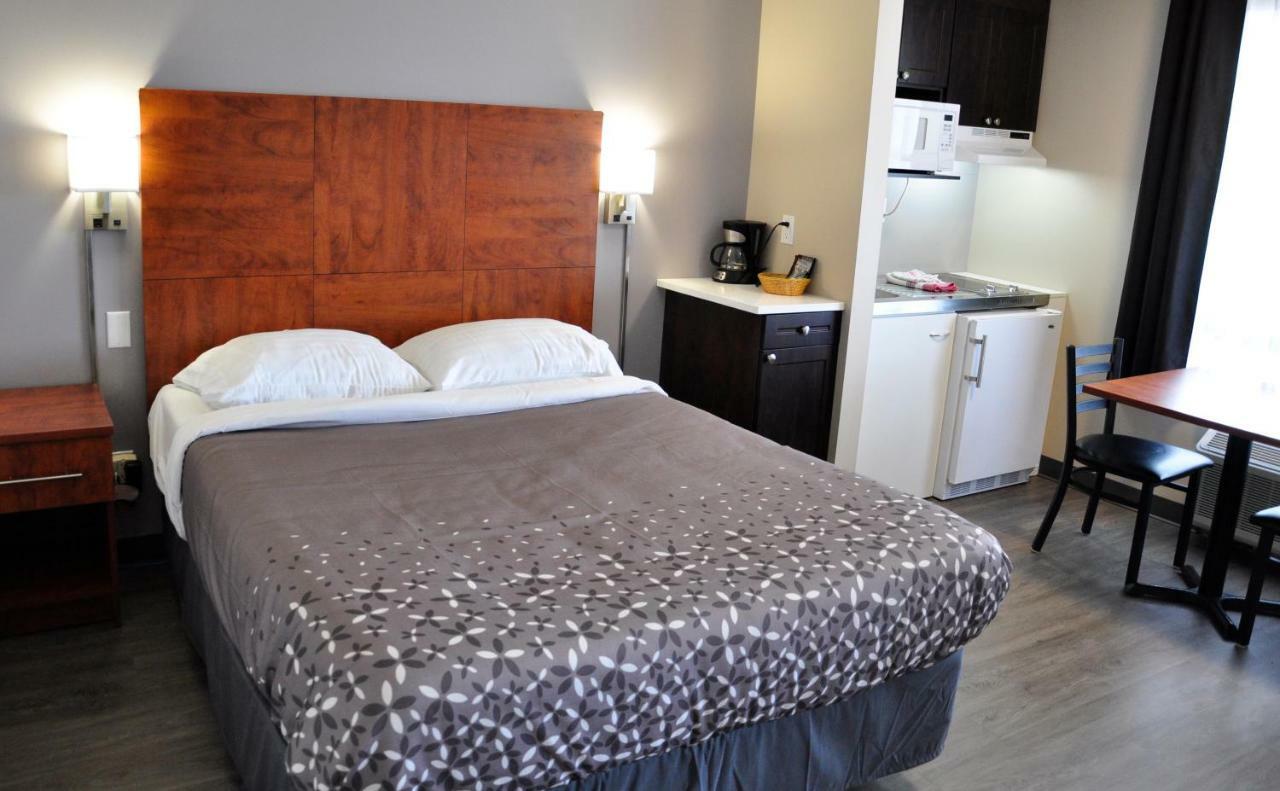 Moonlight Inn And Suites Sudbury Extérieur photo